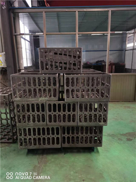 连续推杆炉料筐